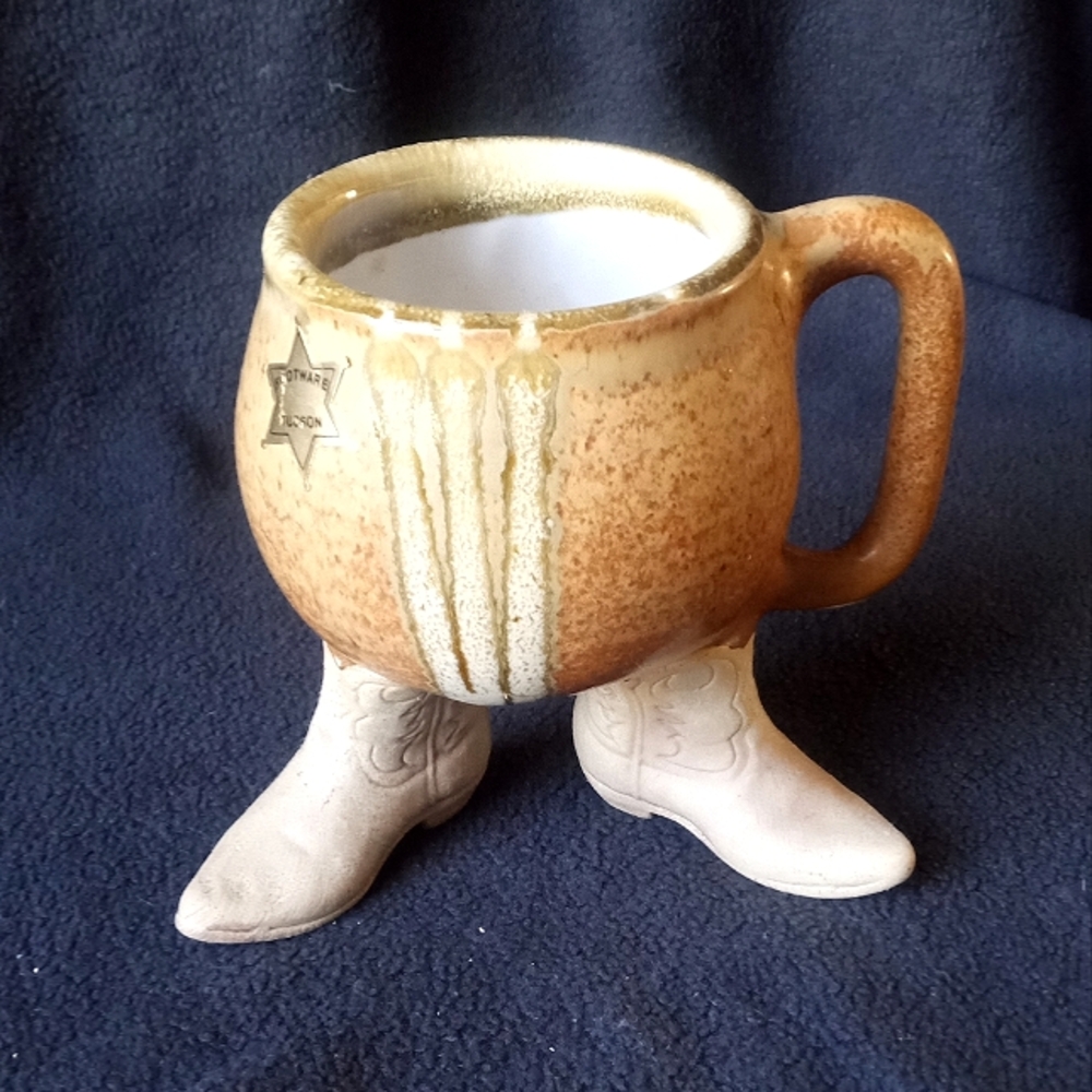 FIVE BRIDGES Footware Tucson COWBOY BOOTS COFFEE MUG Western Art Pottery 1980
